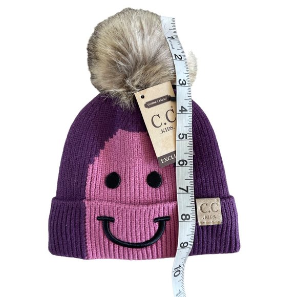 Kids Smiling Lined Fur Pom CC Beanie Warm Lining Purple Lavender NWT - Picture 4 of 8
